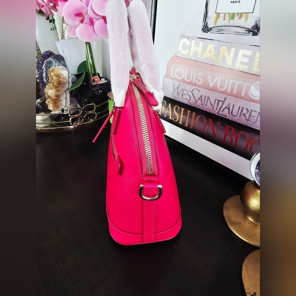 NWT. Dooney & Bourke Pink Domed Satchel with Gold Accents. - Picture 7 of 11